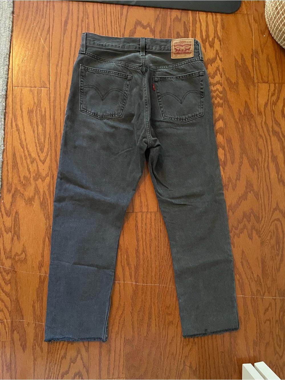 Levi's Women’s Cropped Straight Leg Jeans in Charcoal Sz 28